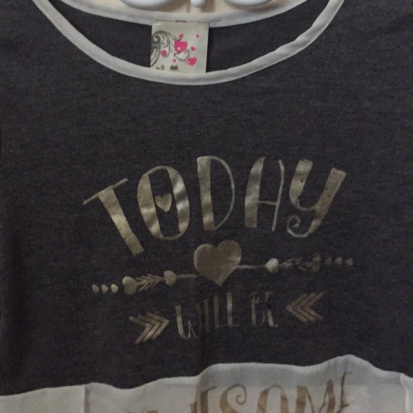 (“Today will be awesome” t shirt) 🤞🏽 - Picture 2 of 6